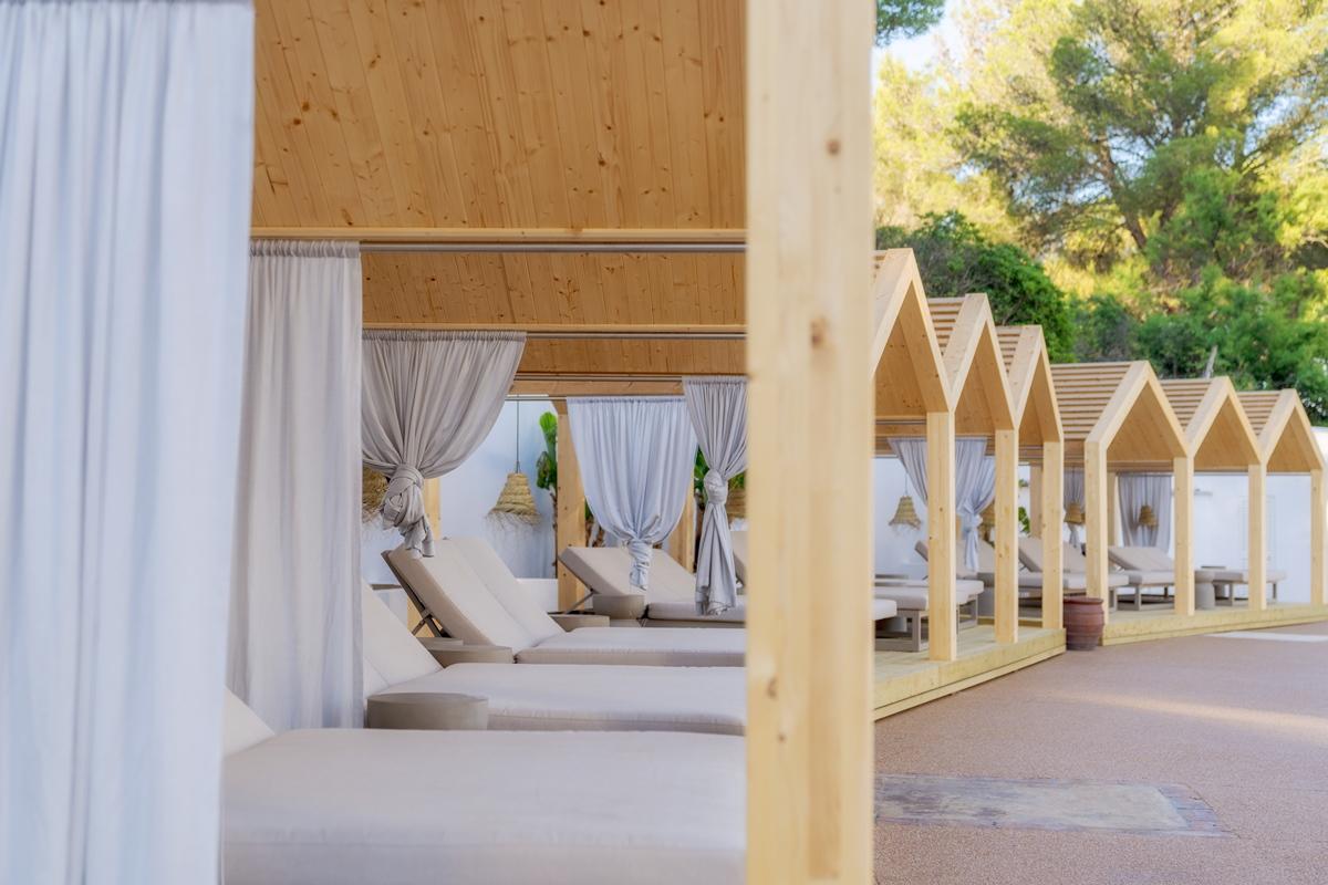 Pestana Blue Alvor Beach Exterior photo Cabanas at the pool